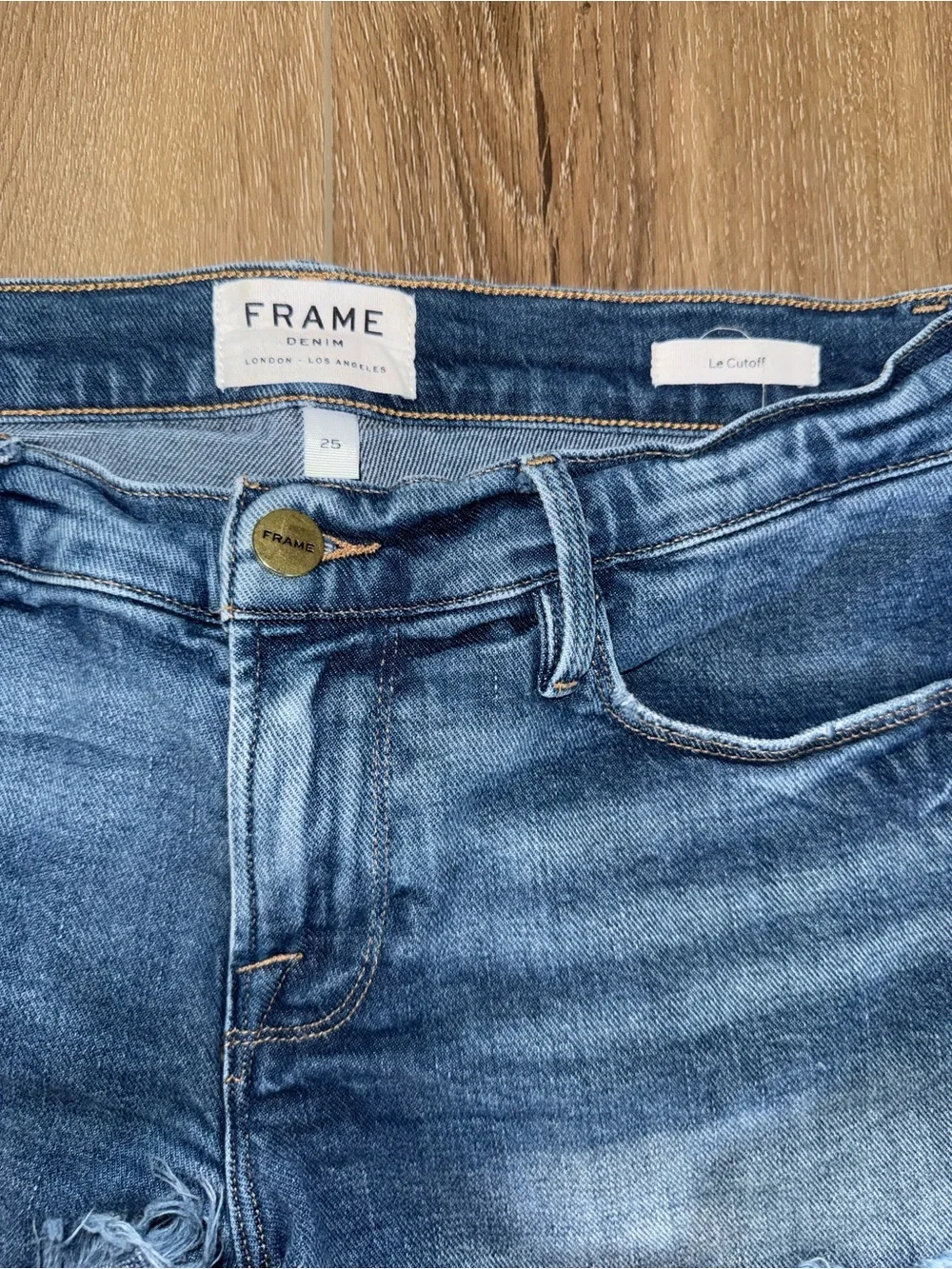 FRAME Le Cutoff Frayed Shredded Hem Denim Jean Shorts - Dark Blue - size 25 $198